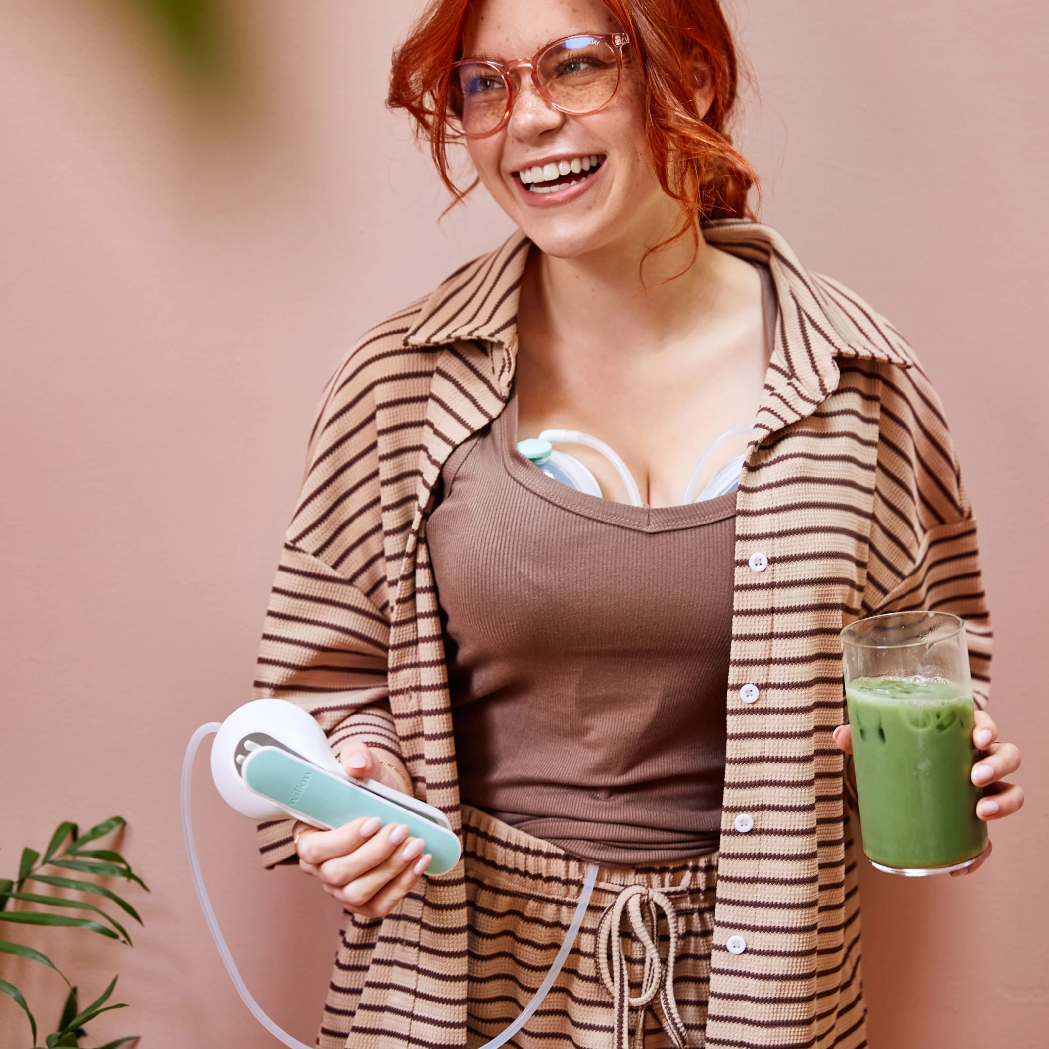 Willow Wave 2-in-1 Double Manual Wearable Pump + Collection Cups - Image 6